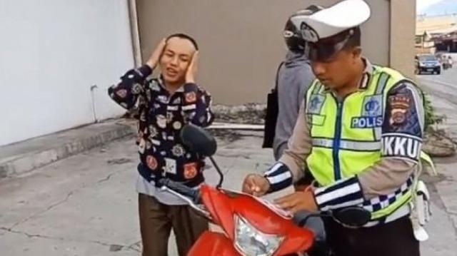 Survei: Benci Korupsi, Tapi Warga Banyak Beri Suap ke Polisi