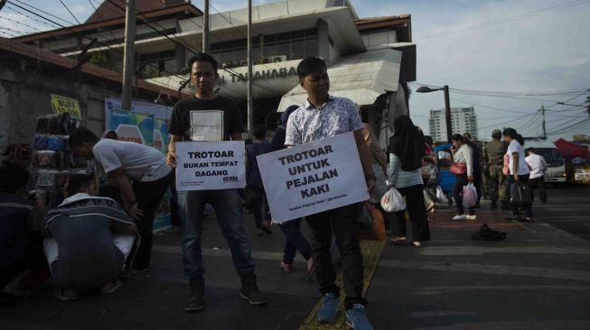 Banyak Dikritik, Anies-Sandi Belum Mau Buka Jalan di Tanah Abang