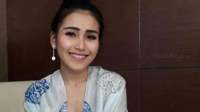 Ayu Ting Ting Dirisak Gara-gara Ngomong Inggris ke Bilqis