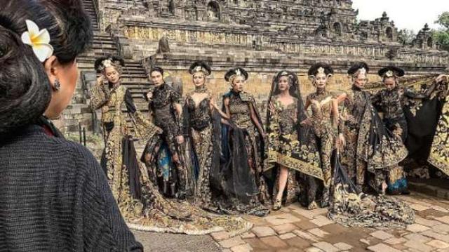 Cara Anne Avantie Merayakan Hari Batik