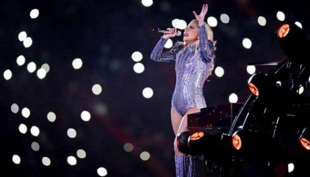 Perut Lady Gaga Jadi Bahan Olok-olok di Sunday`s Super Bowl