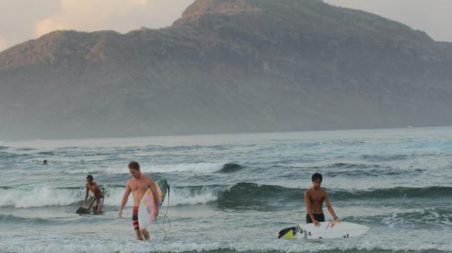 Indonesia Potensial Jadi Destinasi Surfing Kelas Dunia