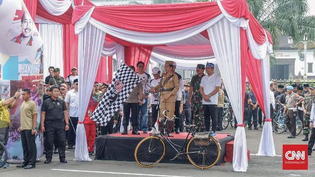 Seragam Veteran Jokowi di Bandung Lautan Sepeda