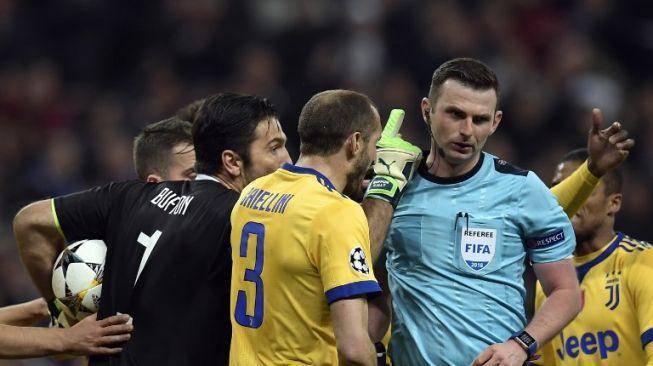 Naik Pitam, Buffon Nyaris Tiru "Headbutt" Zidane di Piala Dunia