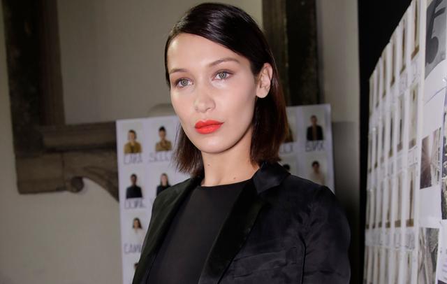 Bella Hadid Sudah Setuju Tinggal Bareng The Weeknd