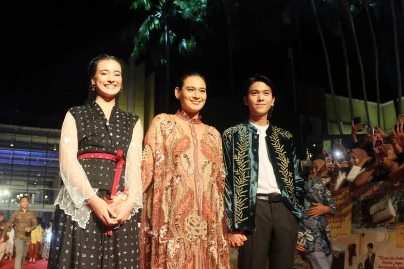 Film Bumi Manusia Dapat Standing Ovation Saat Gala Premier, Mawar de Jongh Terharu