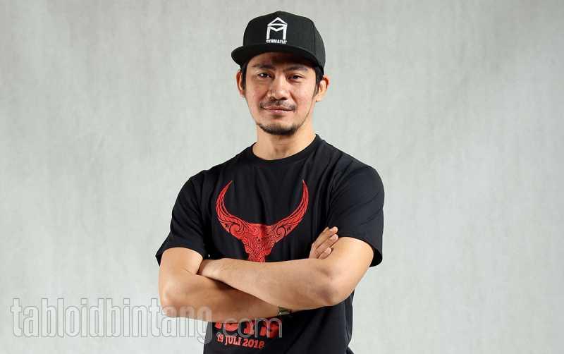 Demi Film Buffalo Boys, Donny Alamsyah Rajin Membaca Buku Sejarah Indonesia