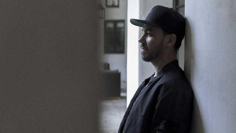 Tiga Identitas Mike Shinoda saat Konser