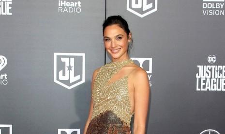 Gal Gadot Bintangi Film tentang Fidel Castro