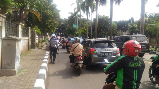 Ada Orang yang Tebar Ratusan Paku di Lebak Bulus Sampai Pondok Indah