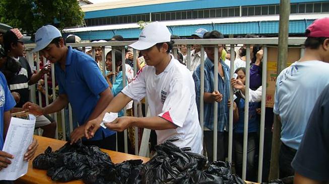 Amankah Kantong Kresek untuk Membungkus Daging Kurban?