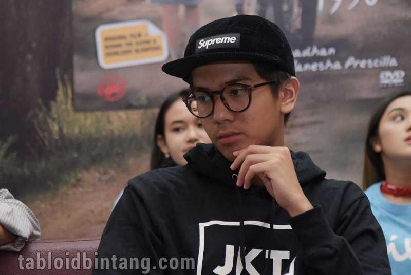 Foto Bareng, Istri Uus Diingatkan Netizen Soal Istri Iqbaal Ramadhan