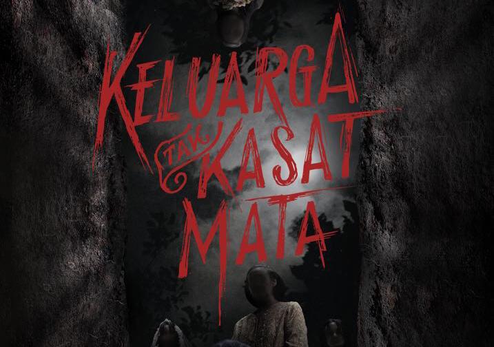 Ada Peran Makhluk Halus di Desain Poster Film Keluarga Tak Kasat Mata