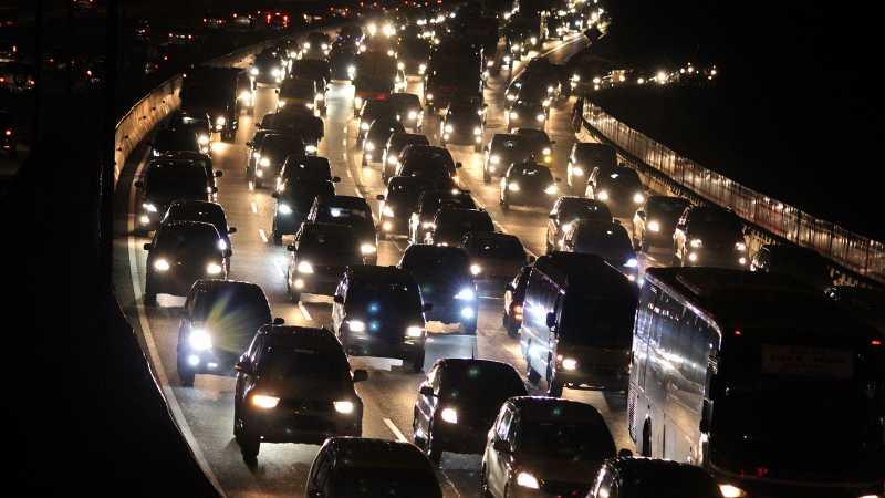 Pemudik Padati Rest Area Tol Cikampek