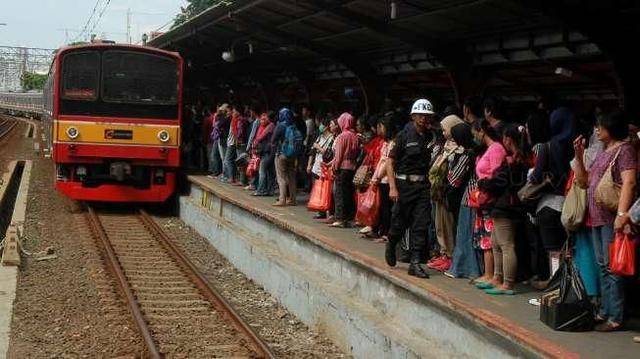 Nanti Beli Karcis KRL di Loket Tidak Bisa Pakai Uang Tunai, Full e-Money