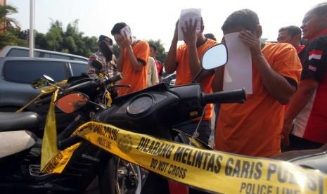 Polisi Bekuk Penadah Motor Curian Jualan di Medsos