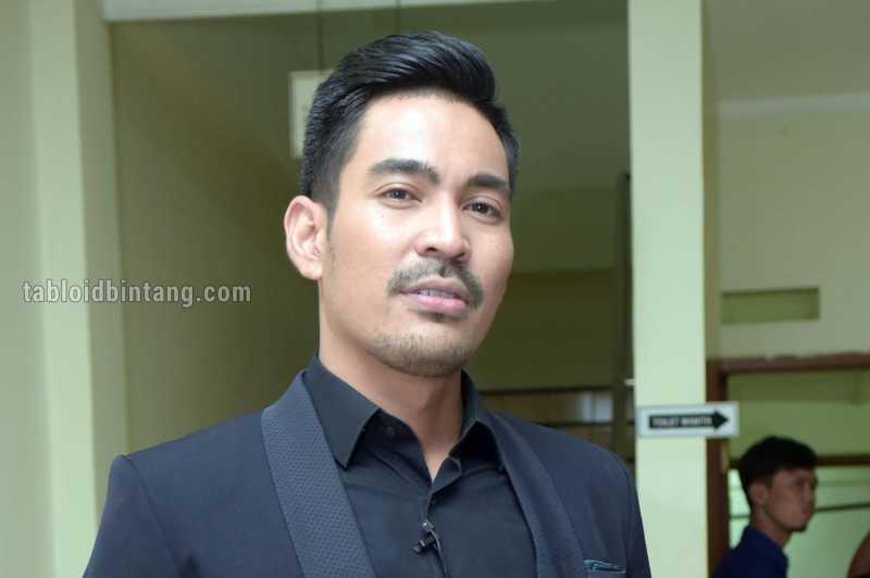 Robby Purba Digelayuti Hantu Anak Kecil saat Syuting Karma ANTV