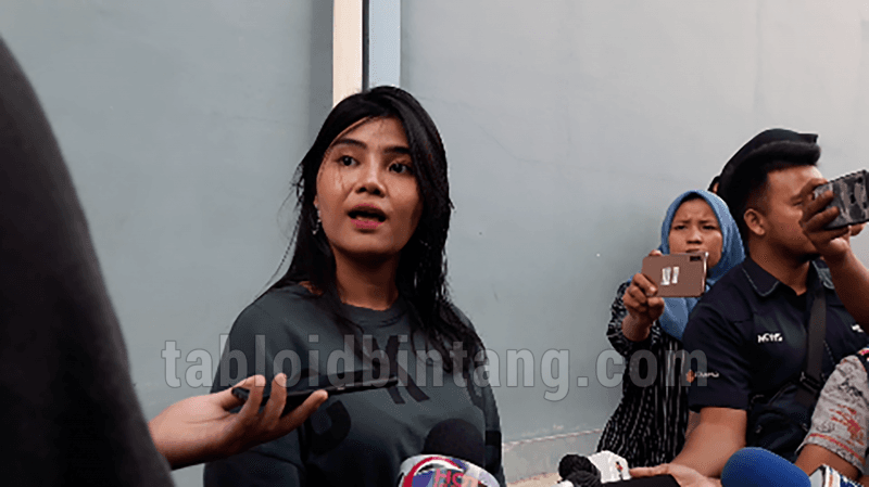 Dianggap Tiru Gaya Joget Dewi Perssik, Rosa Meldianti Sebut Guru Mereka Sama