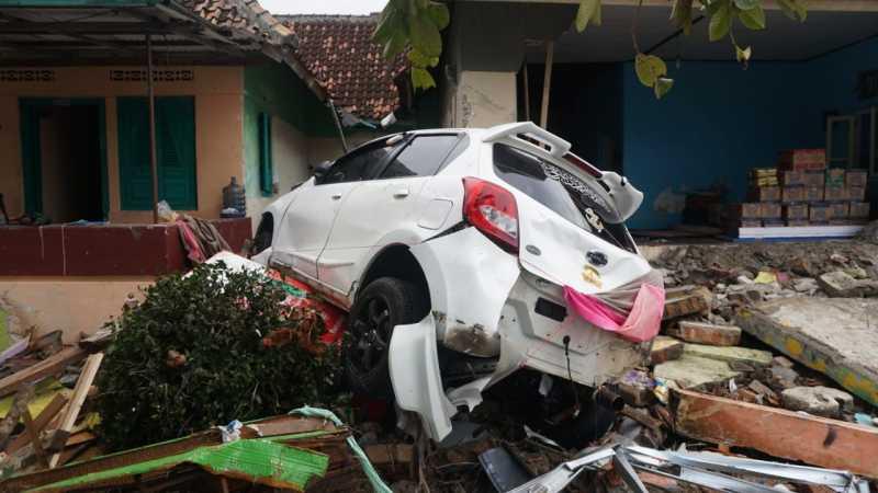 64 Mobil dan 20 Motor di Sepanjang Anyer hingga Carita Tak Bertuan