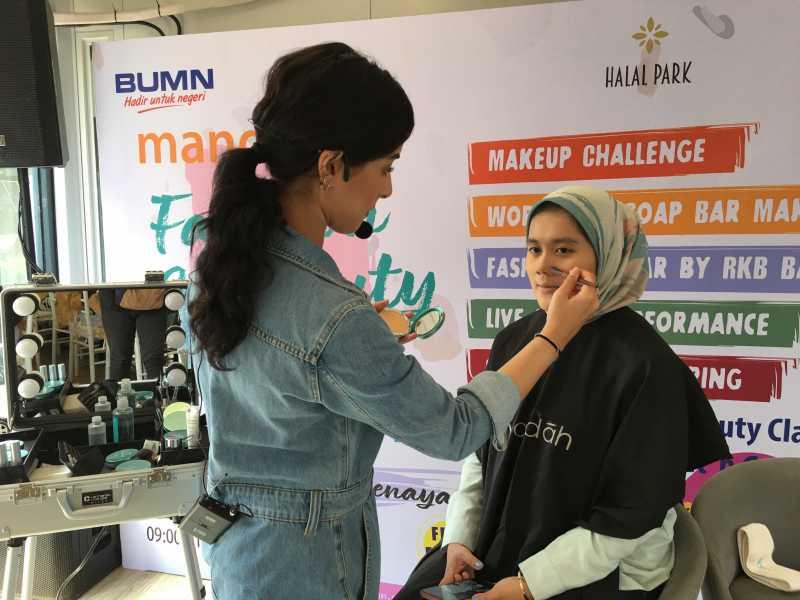 Riasan Wajah Natural Ala Beauty Vlogger Tasya Farasya, Contek Yuk!