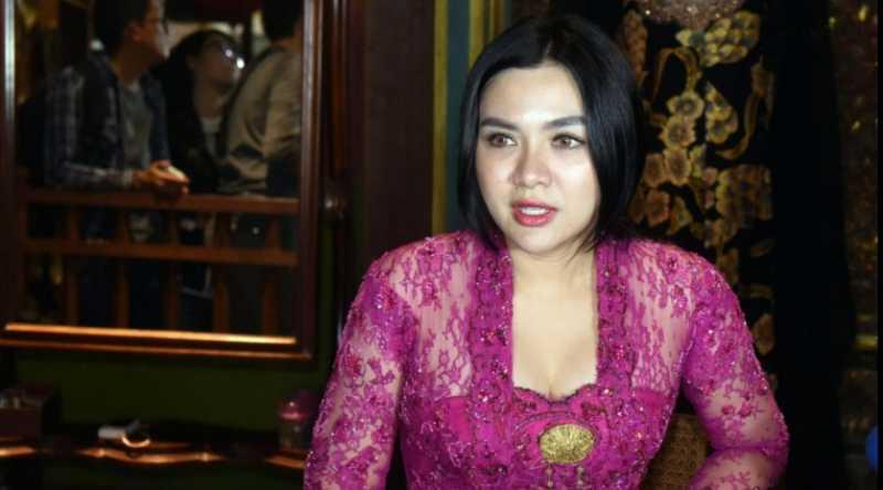 Vicky Shu Ungkap Perkenalan dengan Ade Imam, Calon Suaminya