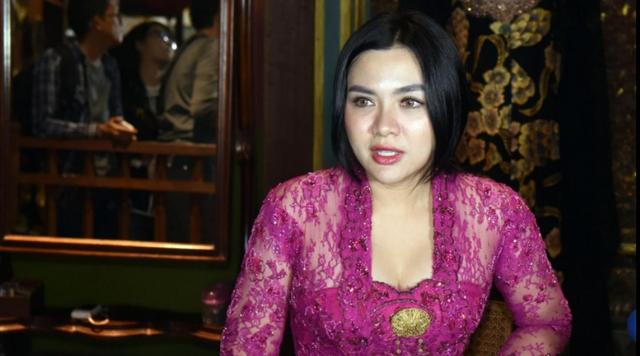 Vicky Shu Ungkap Perkenalan dengan Ade Imam, Calon Suaminya