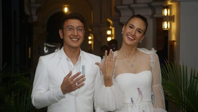 Kata Nadine Chandrawinata dan Dimas Anggara Soal Isu Nikah Beda Agama