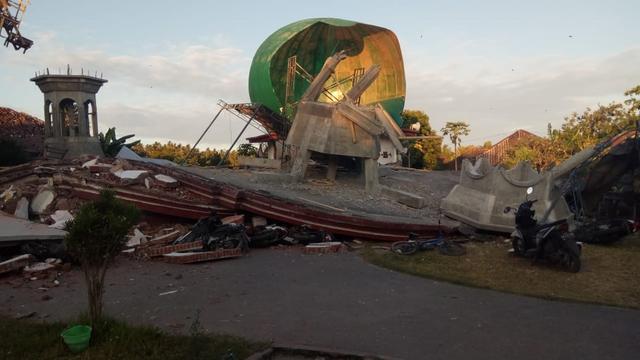 Ada Korban Gempa Lombok yang Tertimpa Puing Masjid Belum Dievakusi