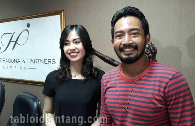 Ini Ujian Pertama Yama Carlos dan Istri Pasca Rujuk