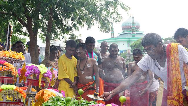 Melihat Ritual Agama Hindu di Bumi Serambi Makkah